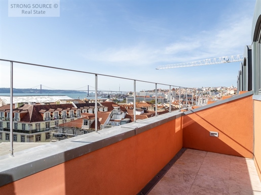 Fantastic T3 duplex apartment, luxury, in Chiado, with river view, 2 terraces and lots of light, 6th