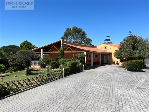 Belle propriété à Sesimbra, de 13 750 mètres carrés avec une villa, vue sur la mer et terres très fe