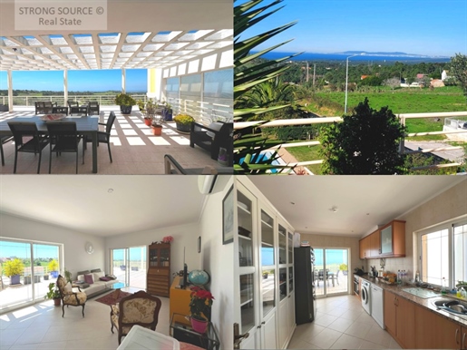 3 bedroom penthouse flat in Sesimbra, with stunning sea views, private terrace of 136 m2, garden and