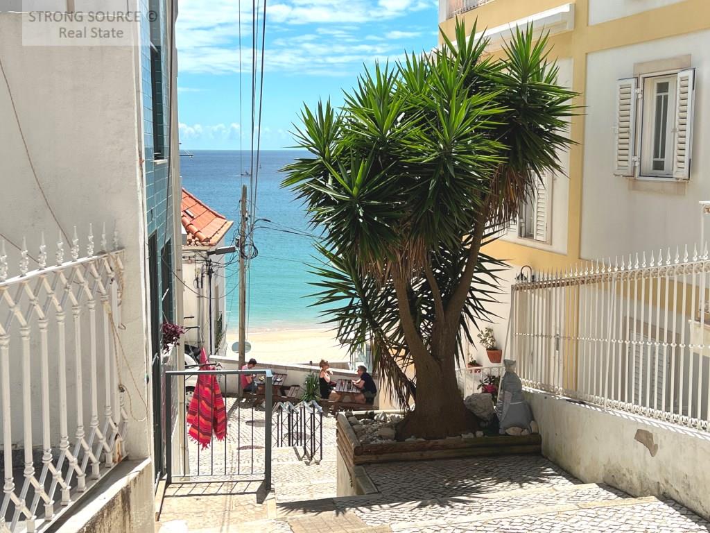 Moradia V2, totalmente renovada, a 2 minutos, a pé, da praia e 5 minutos do centro e do mercado.