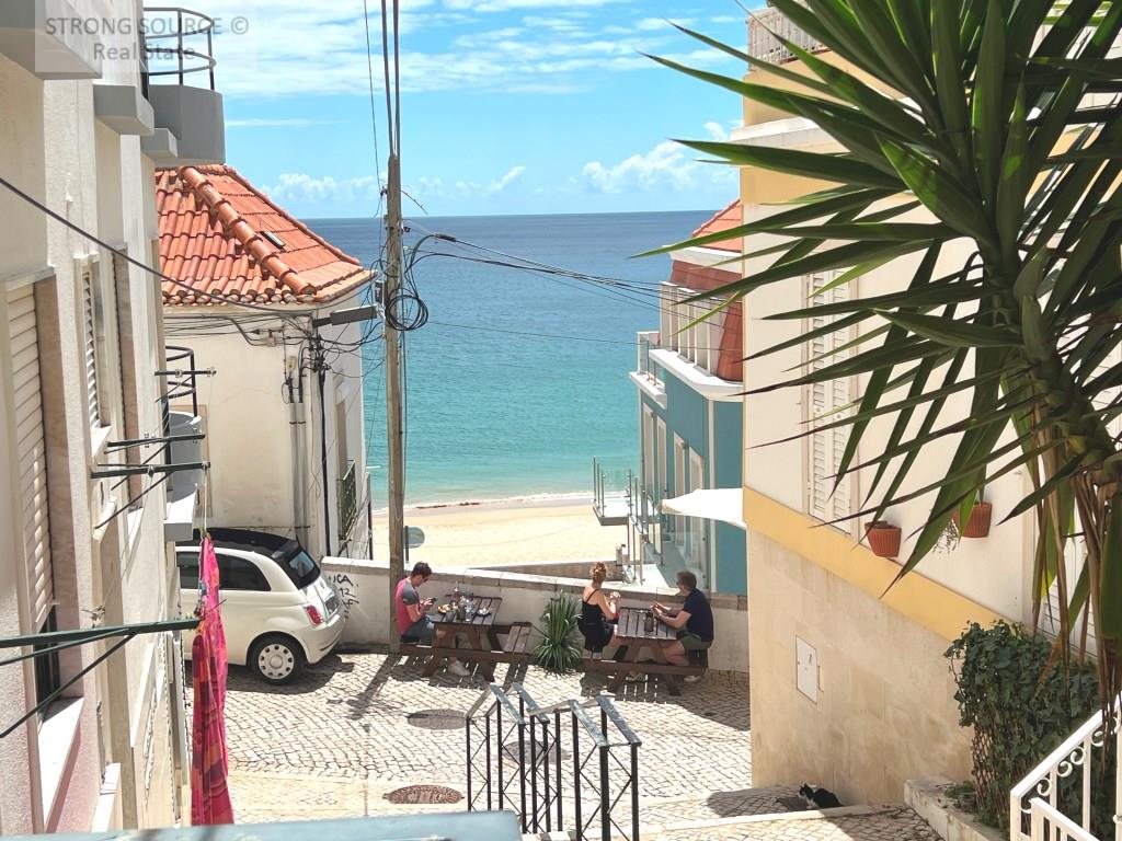 Moradia V2, totalmente renovada, a 2 minutos, a pé, da praia e 5 minutos do centro e do mercado.