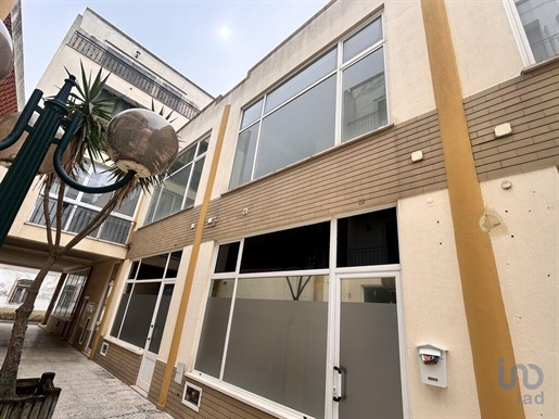 Office in Almeirim with 36,00 m²