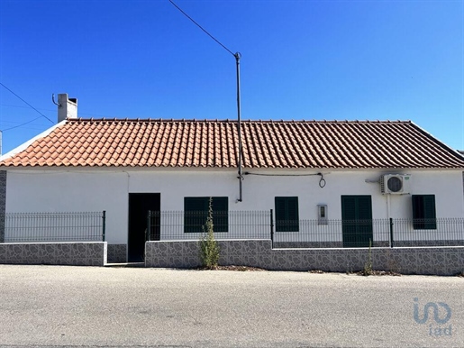Traditional house with 2 Rooms in Santarém with 345,00 m²