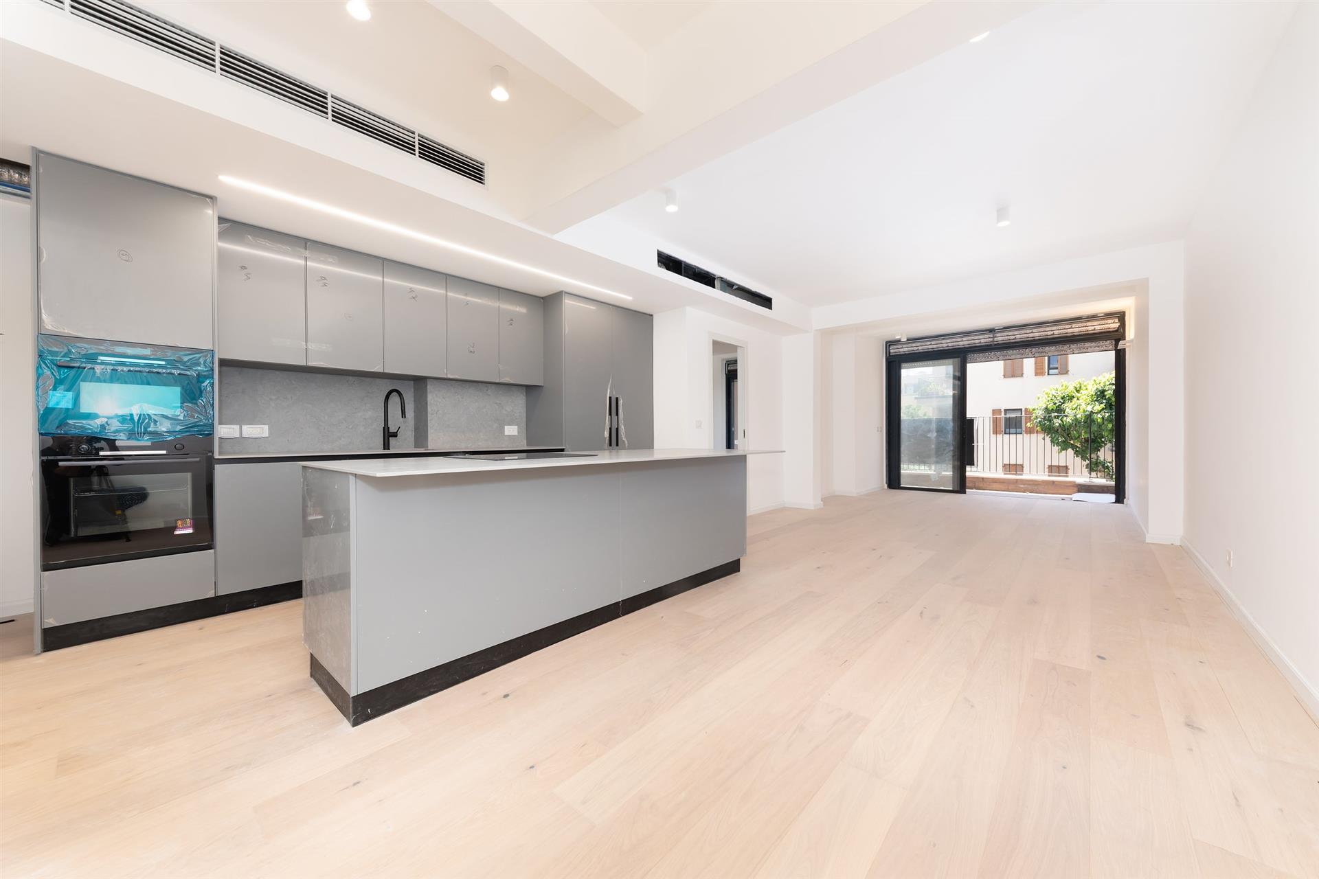 4-Room Apartment For Sale in the Flea Market District North Jaffa, Tel Aviv