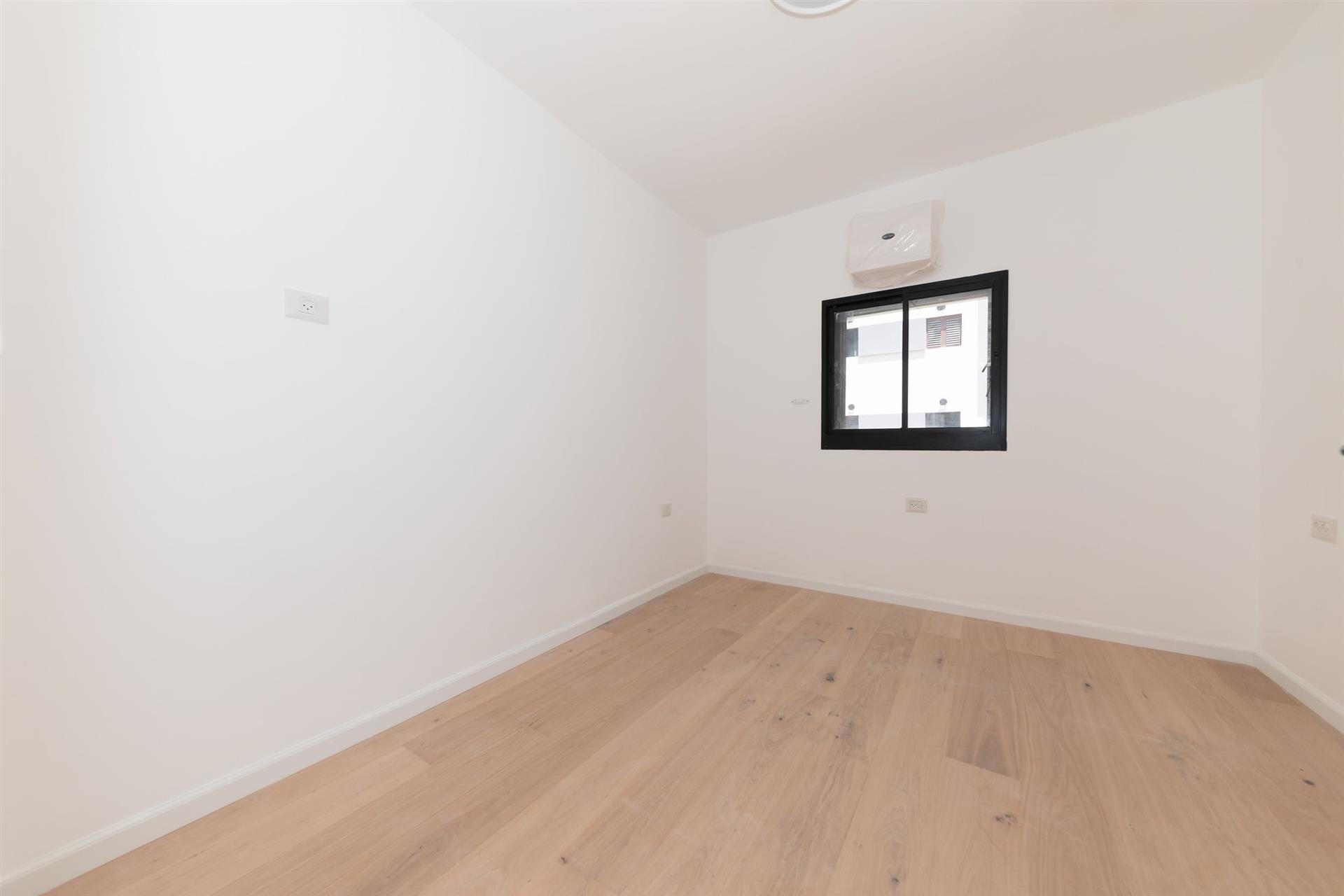 4-Room Apartment For Sale in the Flea Market District North Jaffa, Tel Aviv