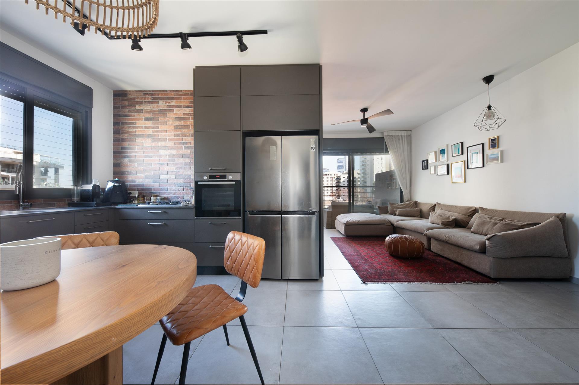 4-Room Apartment for Sale In the heart of the desirable HaGefen neighborhood, Ramat Gan