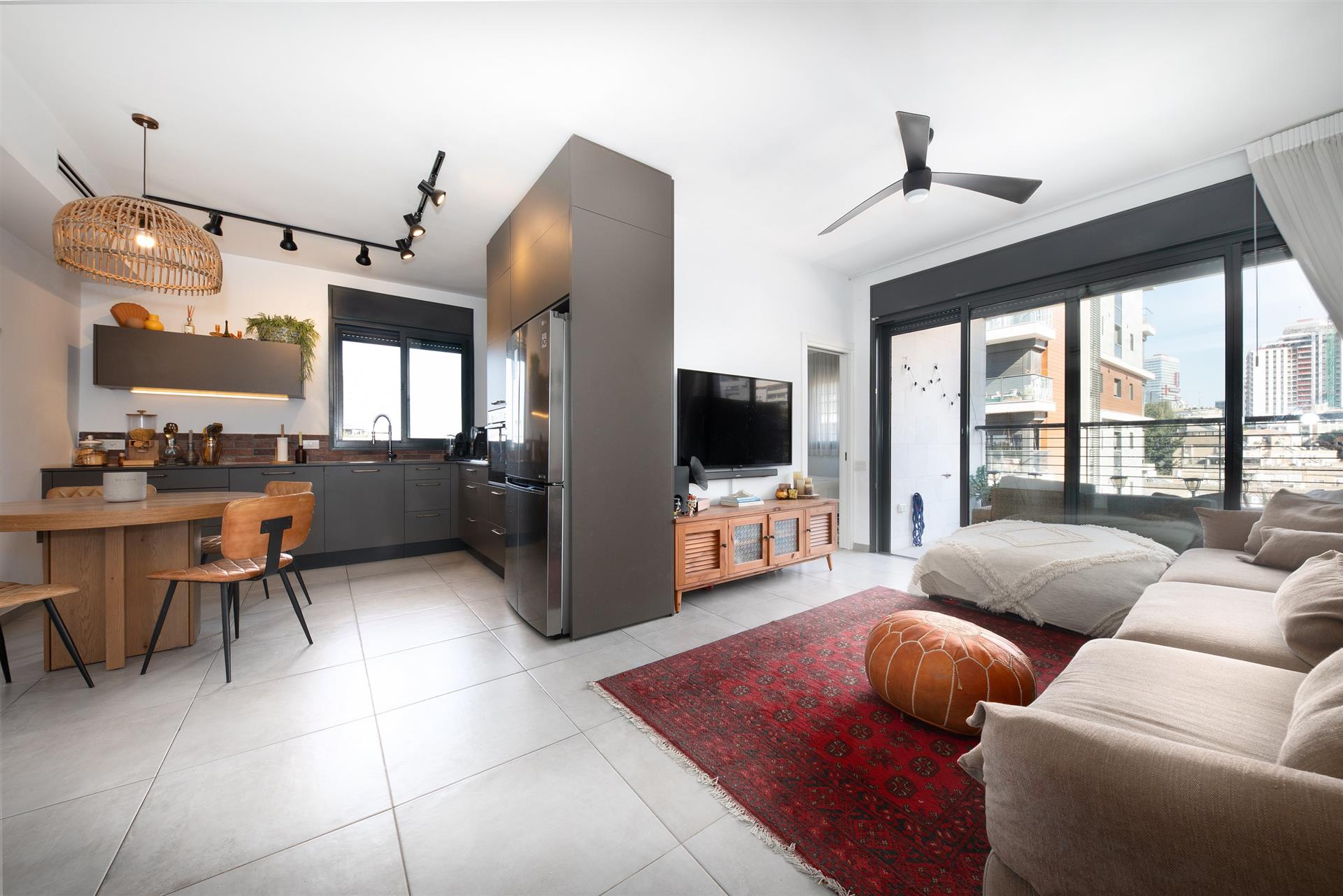 4-Room Apartment for Sale In the heart of the desirable HaGefen neighborhood, Ramat Gan