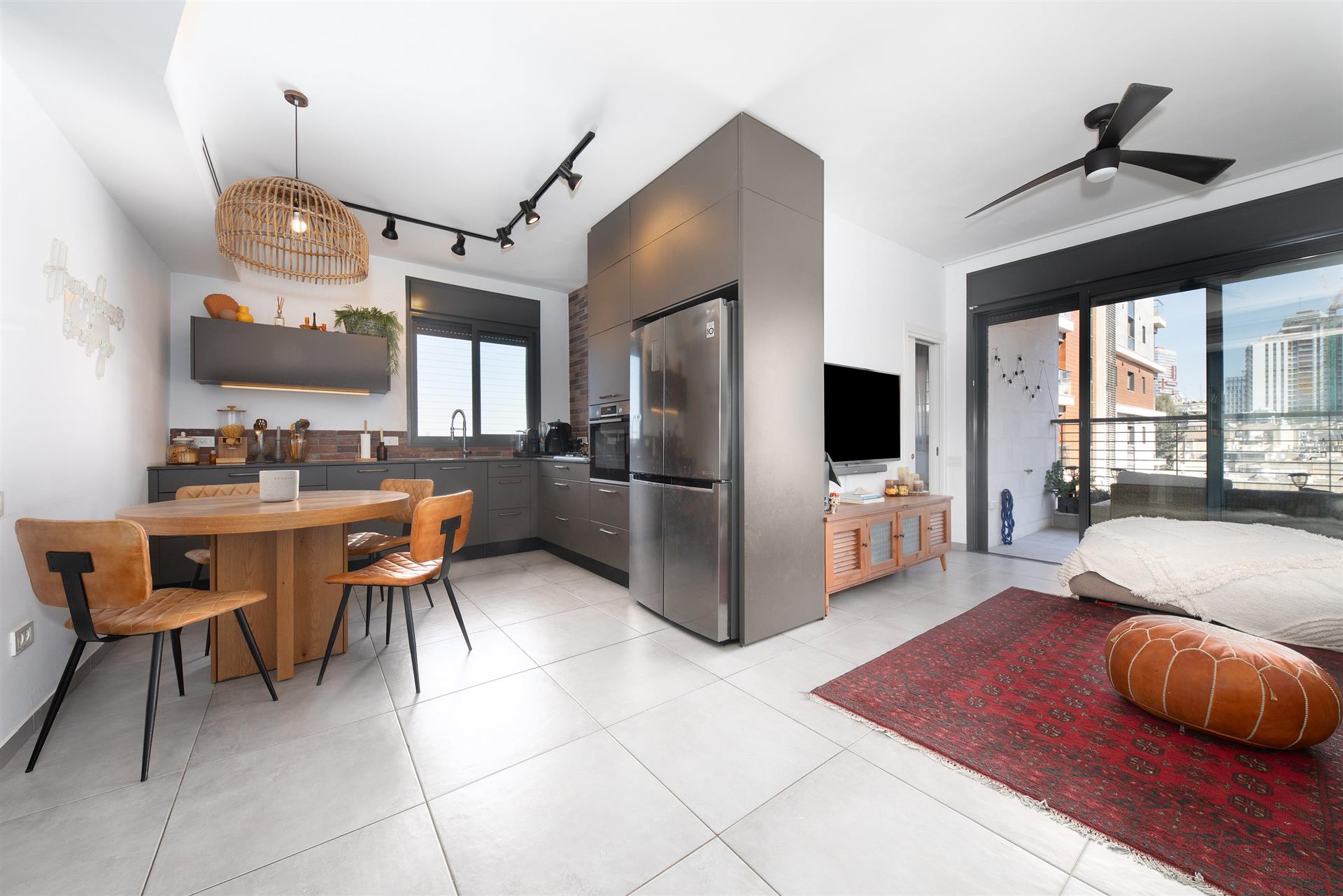 4-Room Apartment for Sale In the heart of the desirable HaGefen neighborhood, Ramat Gan