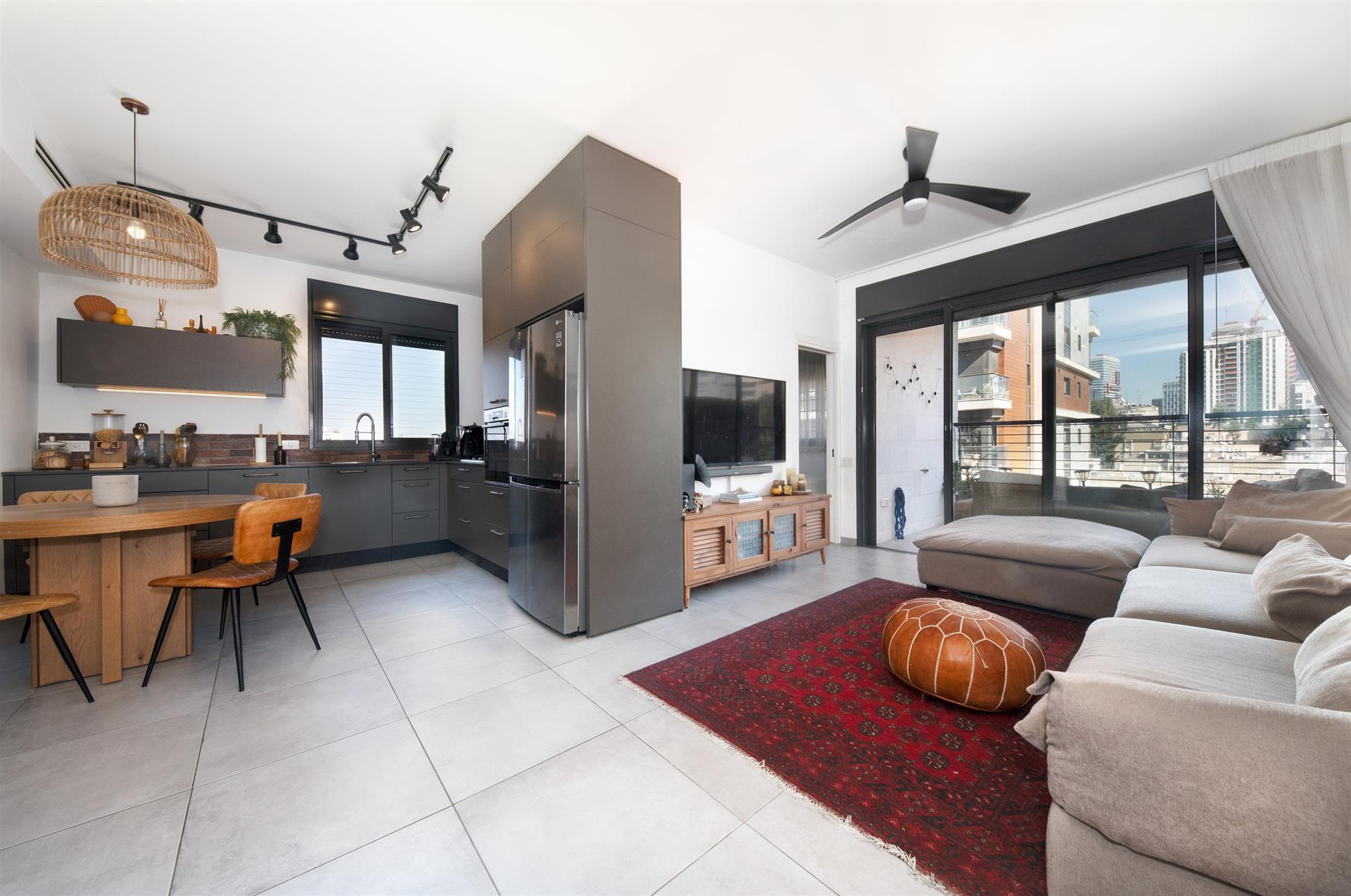 4-Room Apartment for Sale In the heart of the desirable HaGefen neighborhood, Ramat Gan