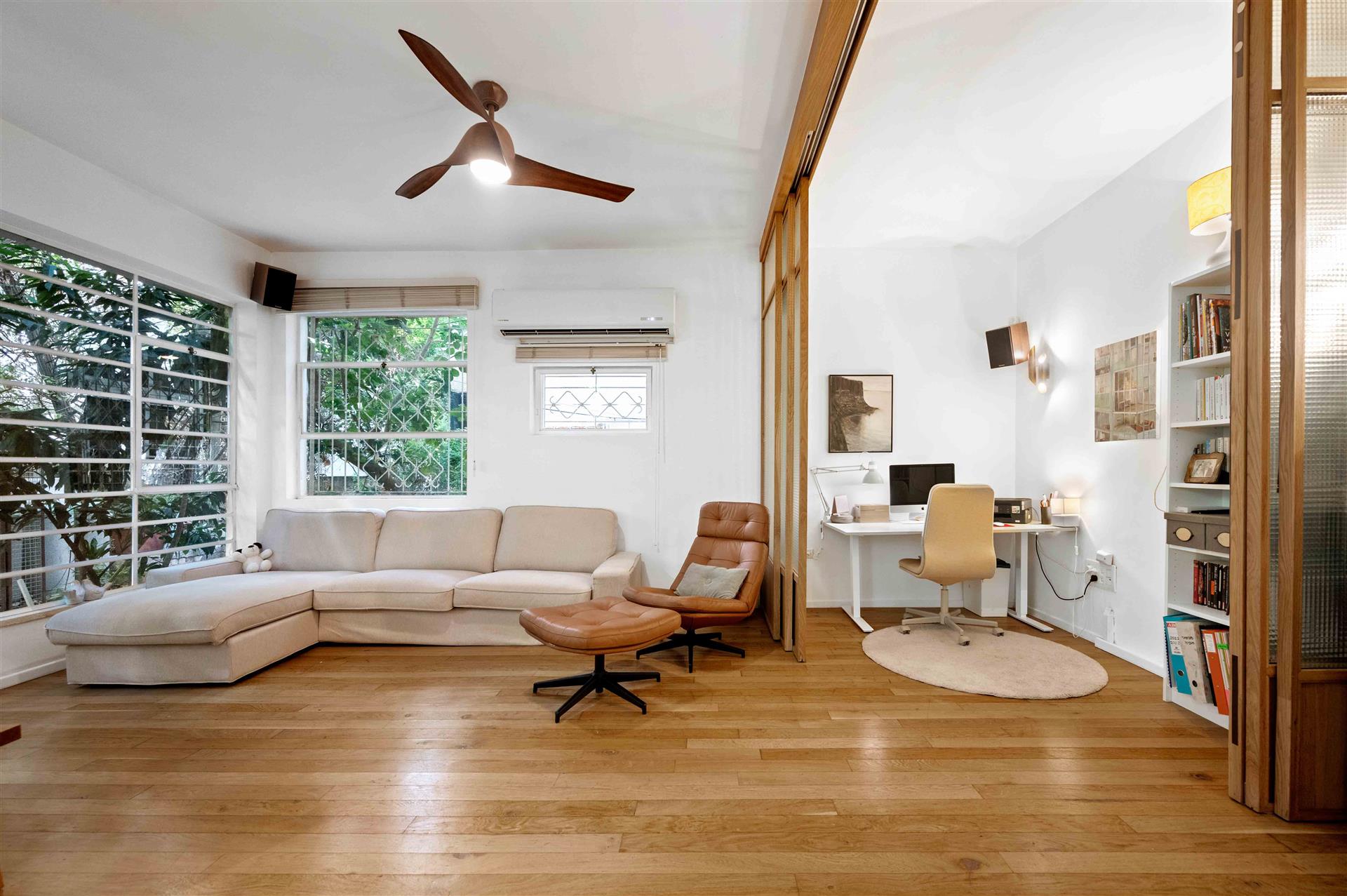 5-Room Apartment, 150 sqm on a Single Level on Rothschild Boulevard, Tel Aviv
