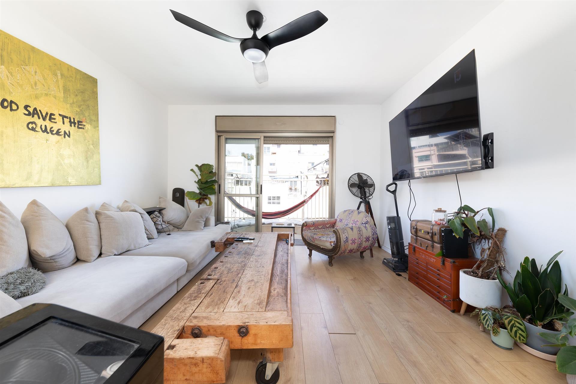 3-Room Duplex for Sale in Florentin Neighborhood Tel Aviv-Yafo