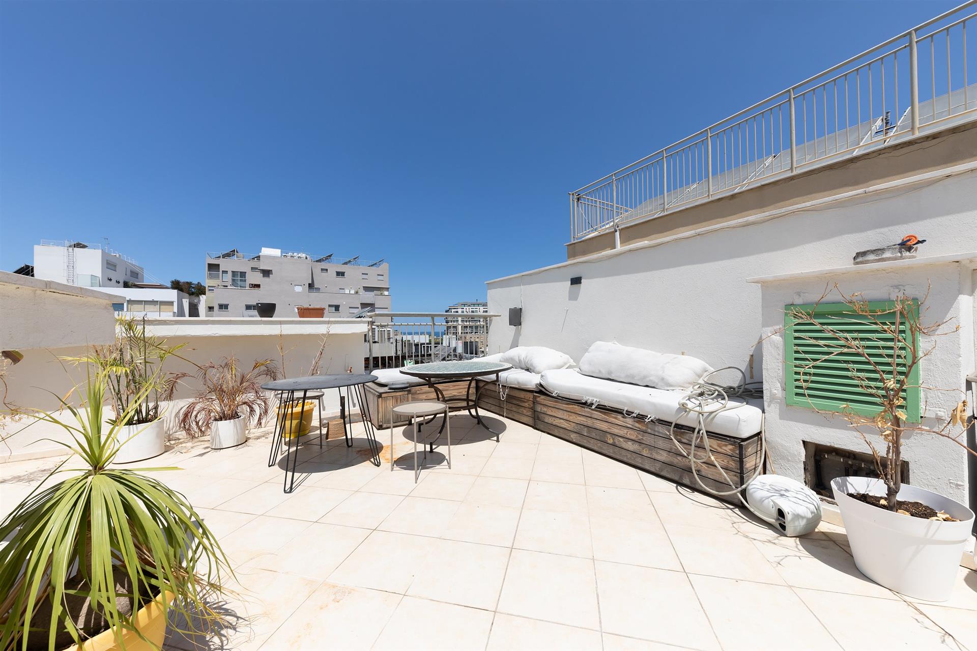 3-Room Duplex for Sale in Florentin Neighborhood Tel Aviv-Yafo