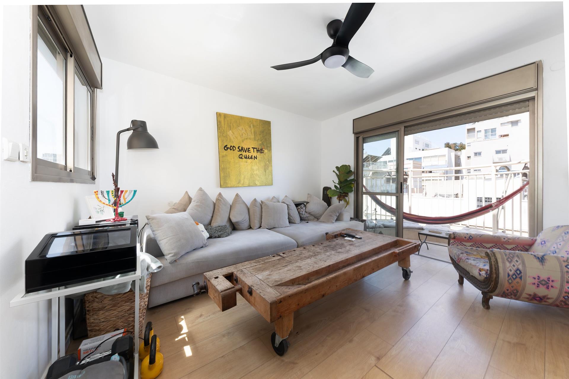 3-Room Duplex for Sale in Florentin Neighborhood Tel Aviv-Yafo