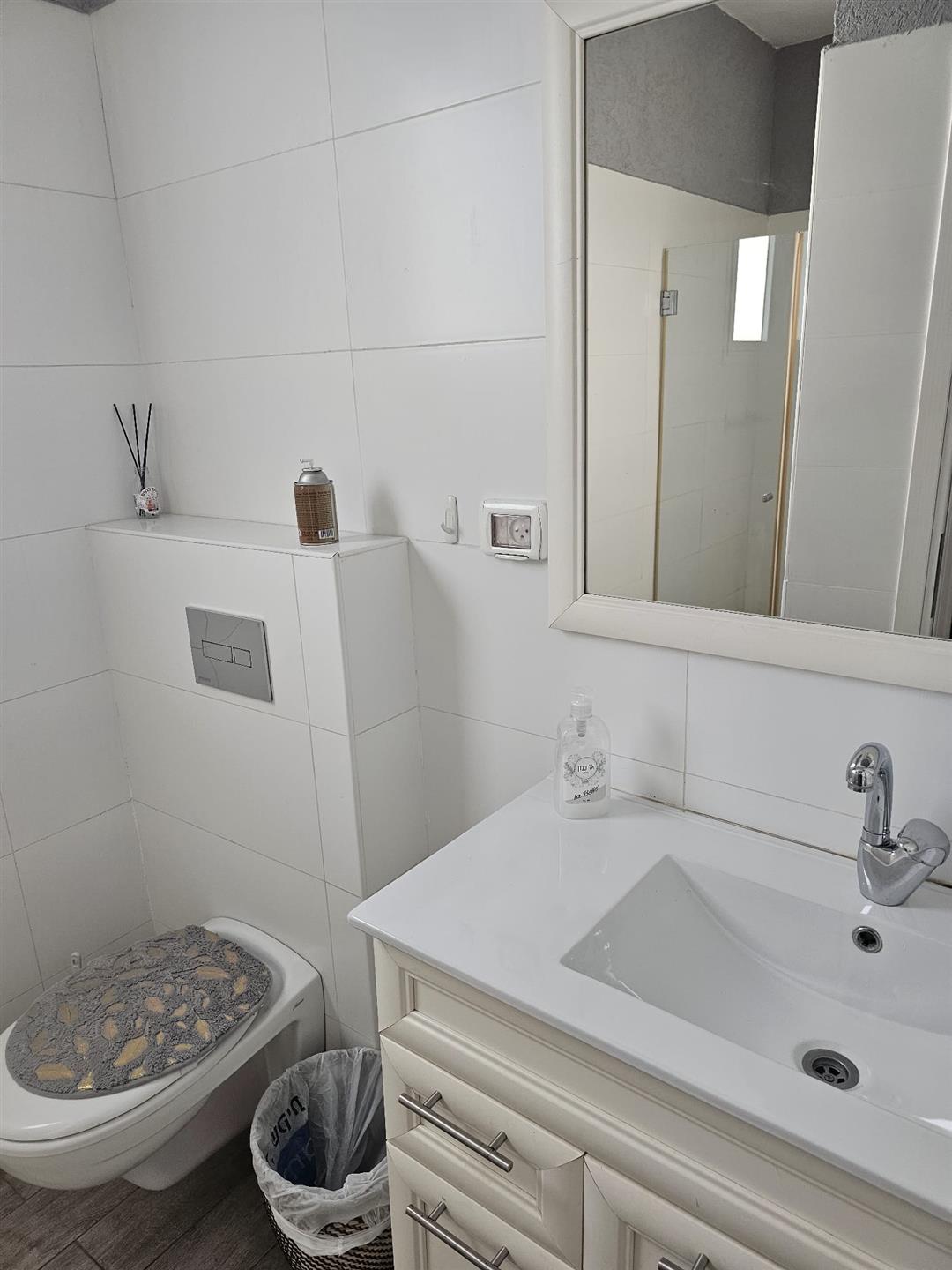 Neve Zedek Aparment
