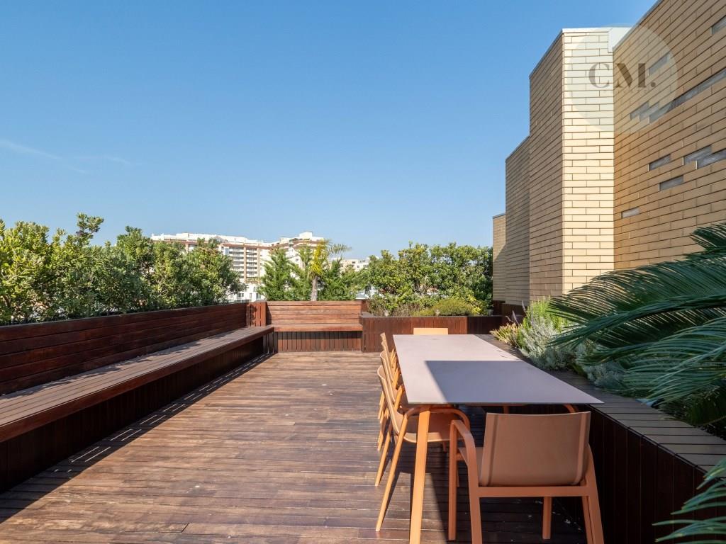 Espectacular apartamento T3 Duplex com piscina último piso