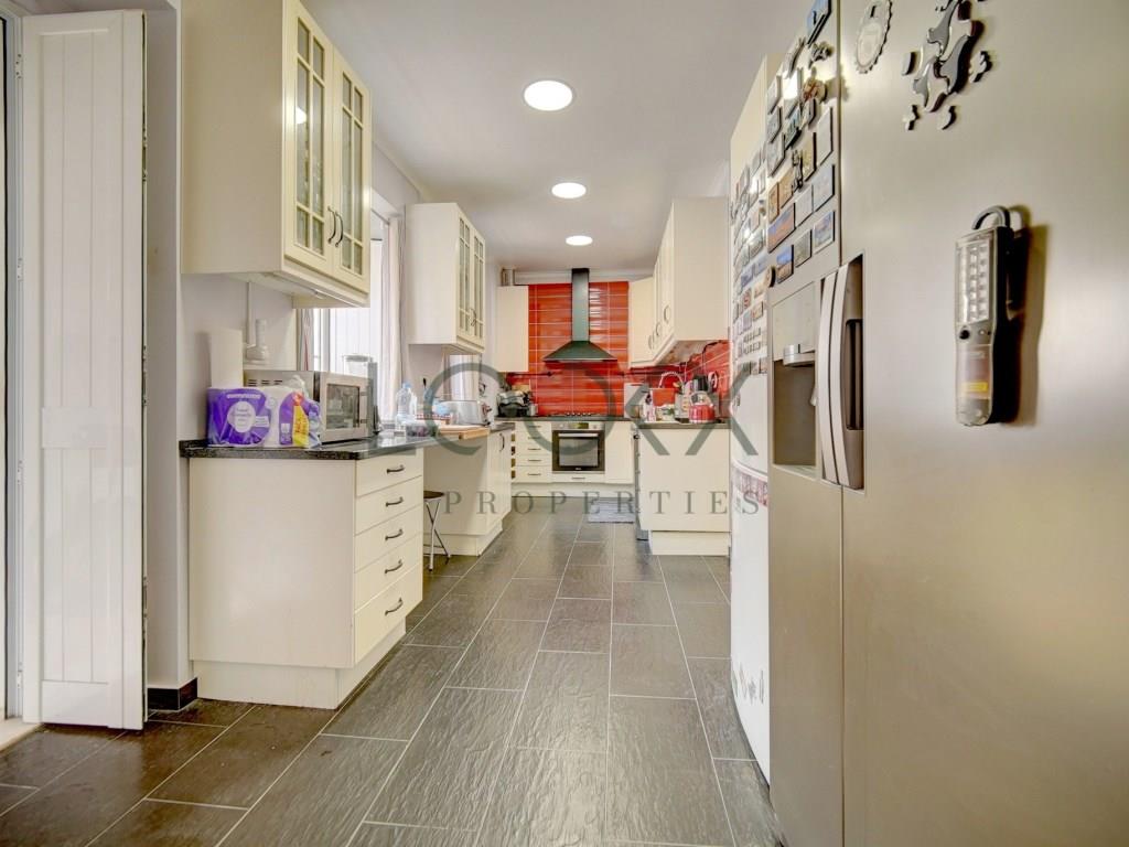Apartamento Duplex T7, situado na Rua de São Bento