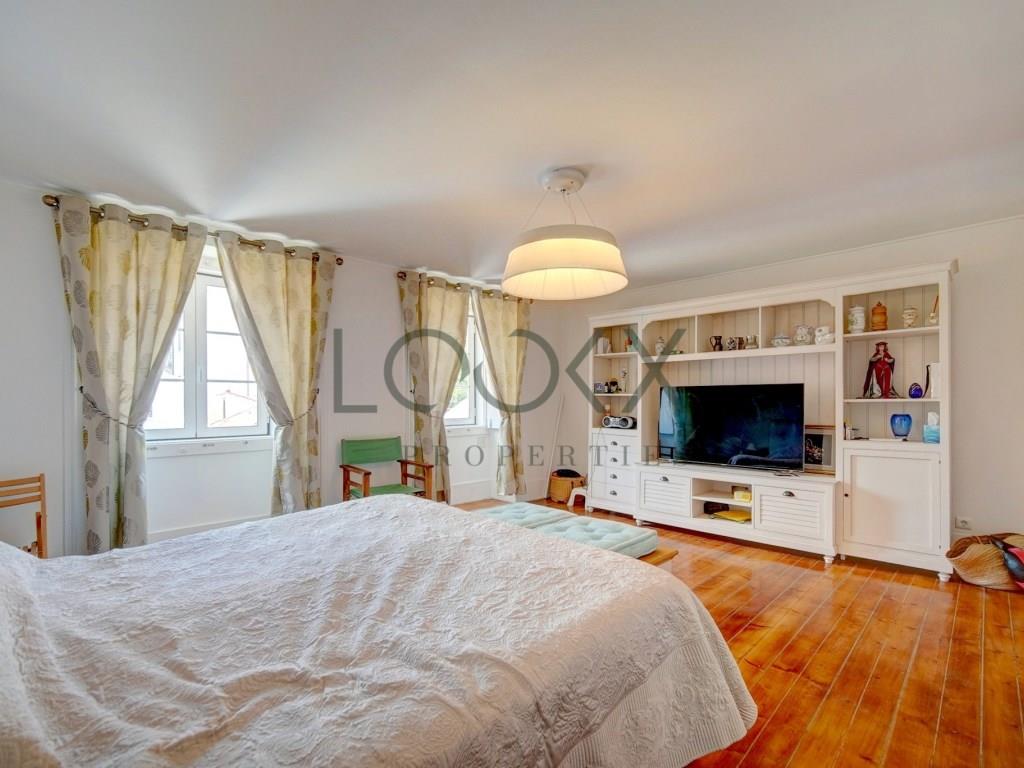 Apartamento Duplex T7, situado na Rua de São Bento