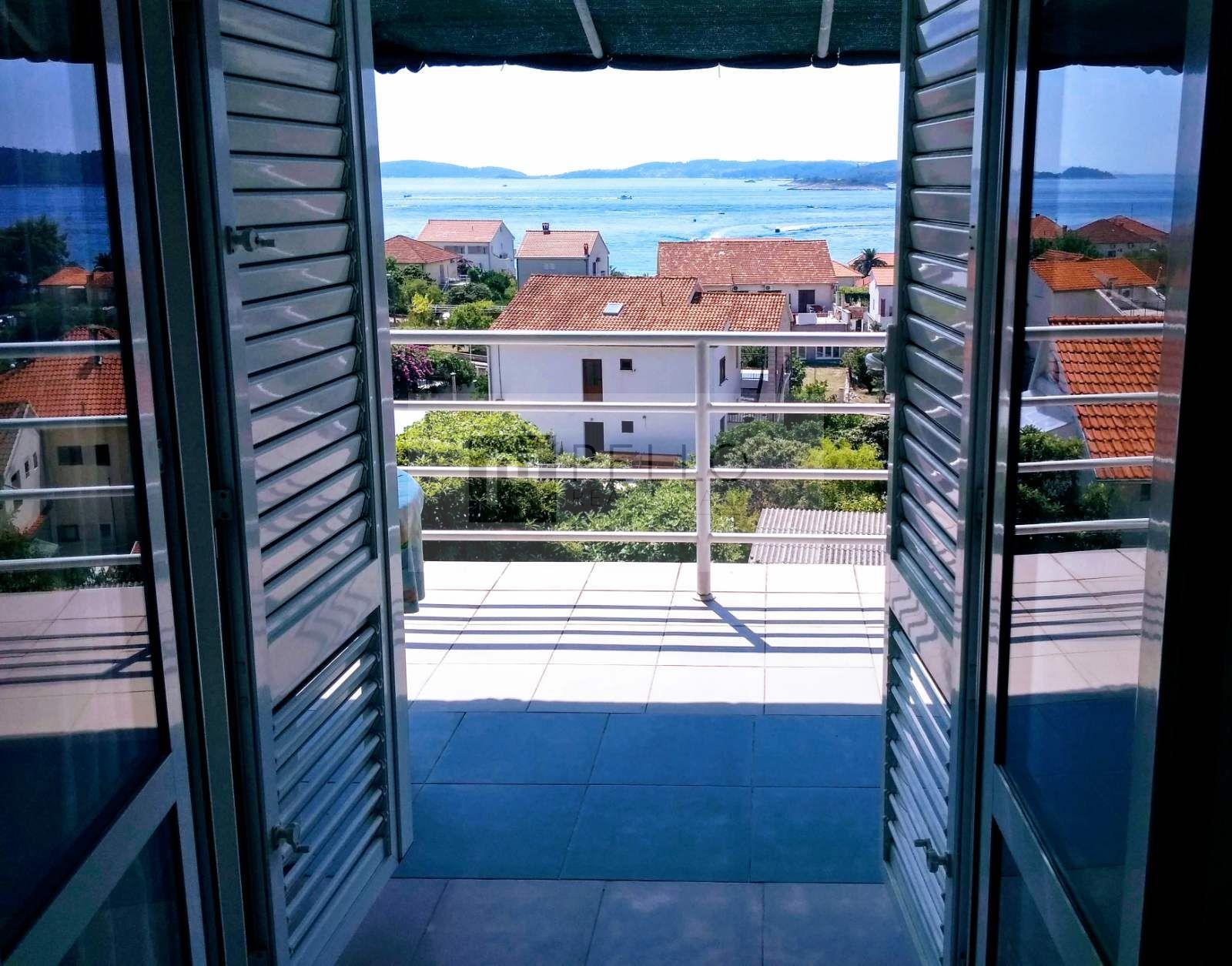 A house with a fabulous view of the sea and Korčula...
