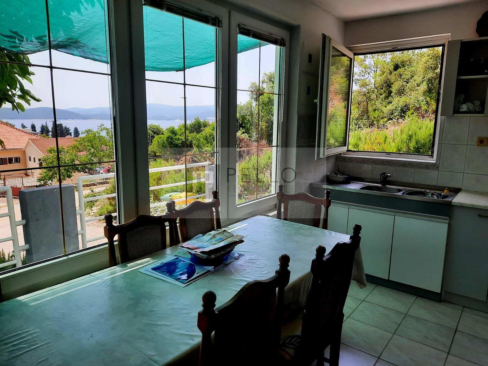 A house with a fabulous view of the sea and Korčula...
