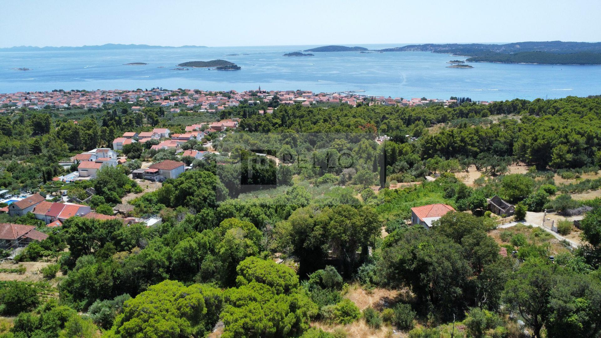 Captain's estate in Orebić (Building land + 2 houses)