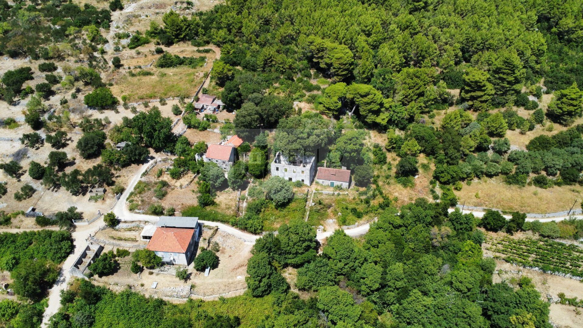 Captain's estate in Orebić (Building land + 2 houses)