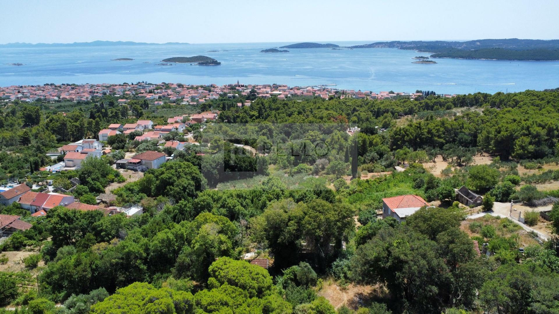 Captain's estate in Orebić (Building land + 2 houses)