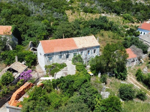 Stone house with garden (for renovation) open sea view