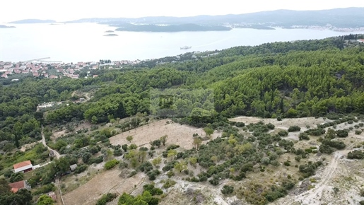 Secluded house with a panoramic view (for renovation)