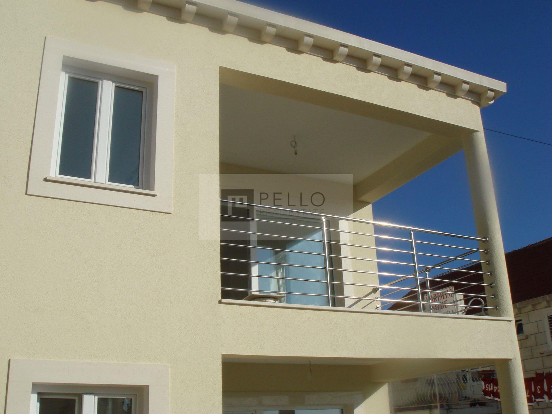 Three-Room apartment in Dubrovnik (view of the Old Town and the walls)