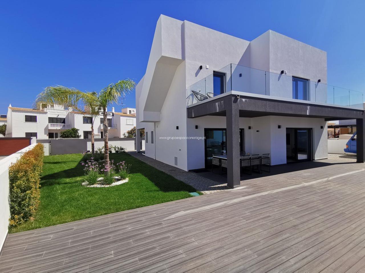 Detached house T3 Sell in Moncarapacho e Fuseta,Olhão