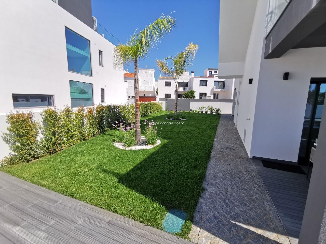 Detached house T3 Sell in Moncarapacho e Fuseta,Olhão