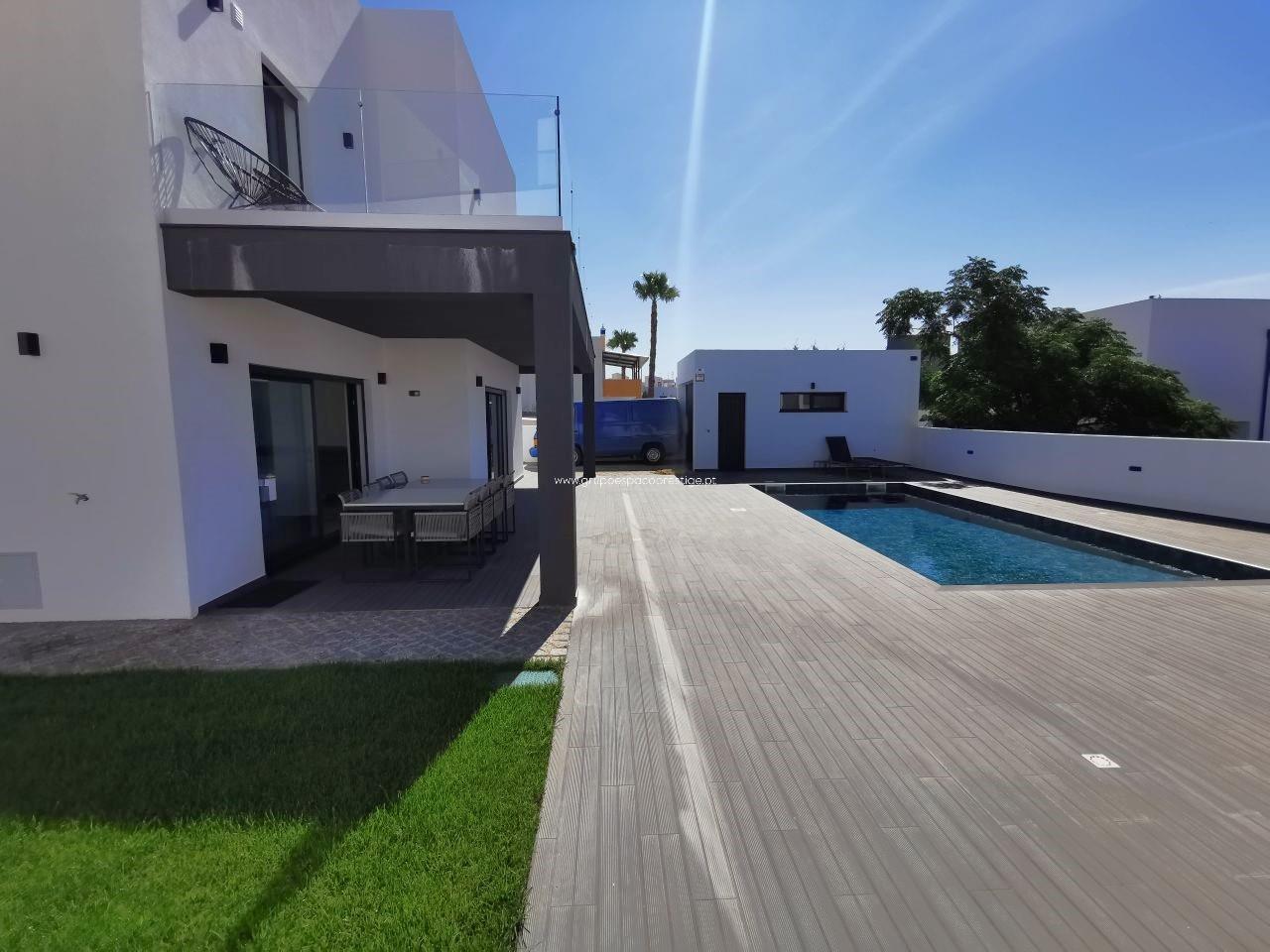 Detached house T3 Sell in Moncarapacho e Fuseta,Olhão