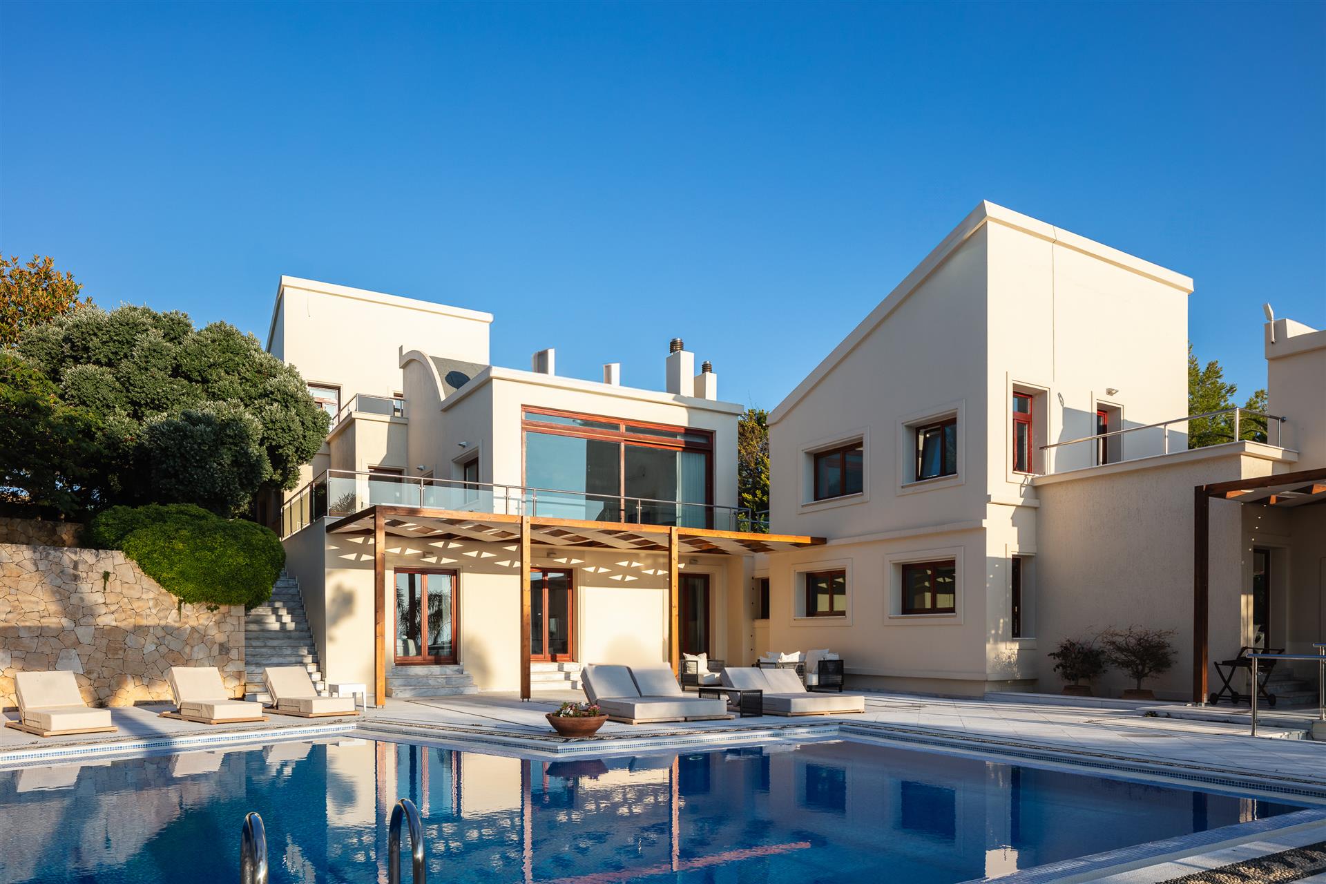 Eine luxuriöse Doppelvilla mit Pool und Meerblick auf der Halbinsel Akrotiri, Chania, Kreta