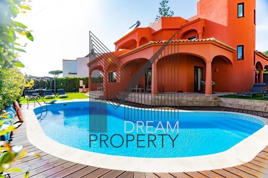 3+1 bedroom villa with pool in Vilamoura