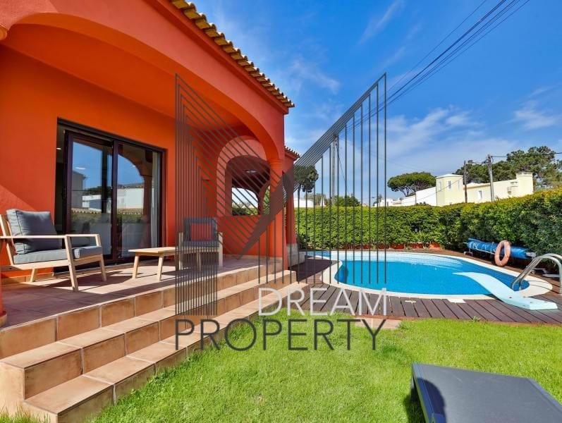 3+1 bedroom villa with pool in Vilamoura