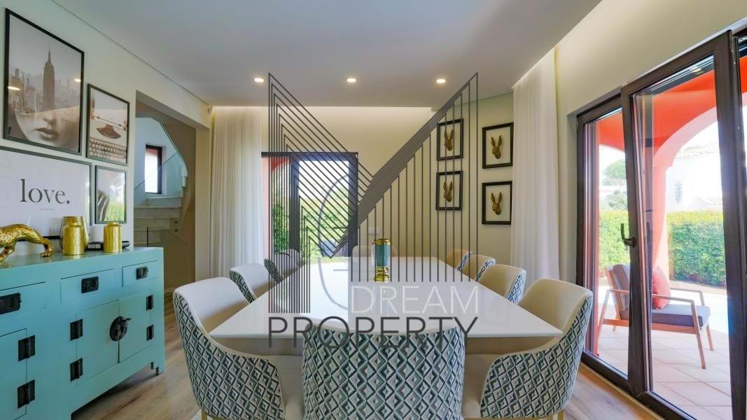 3+1 bedroom villa with pool in Vilamoura