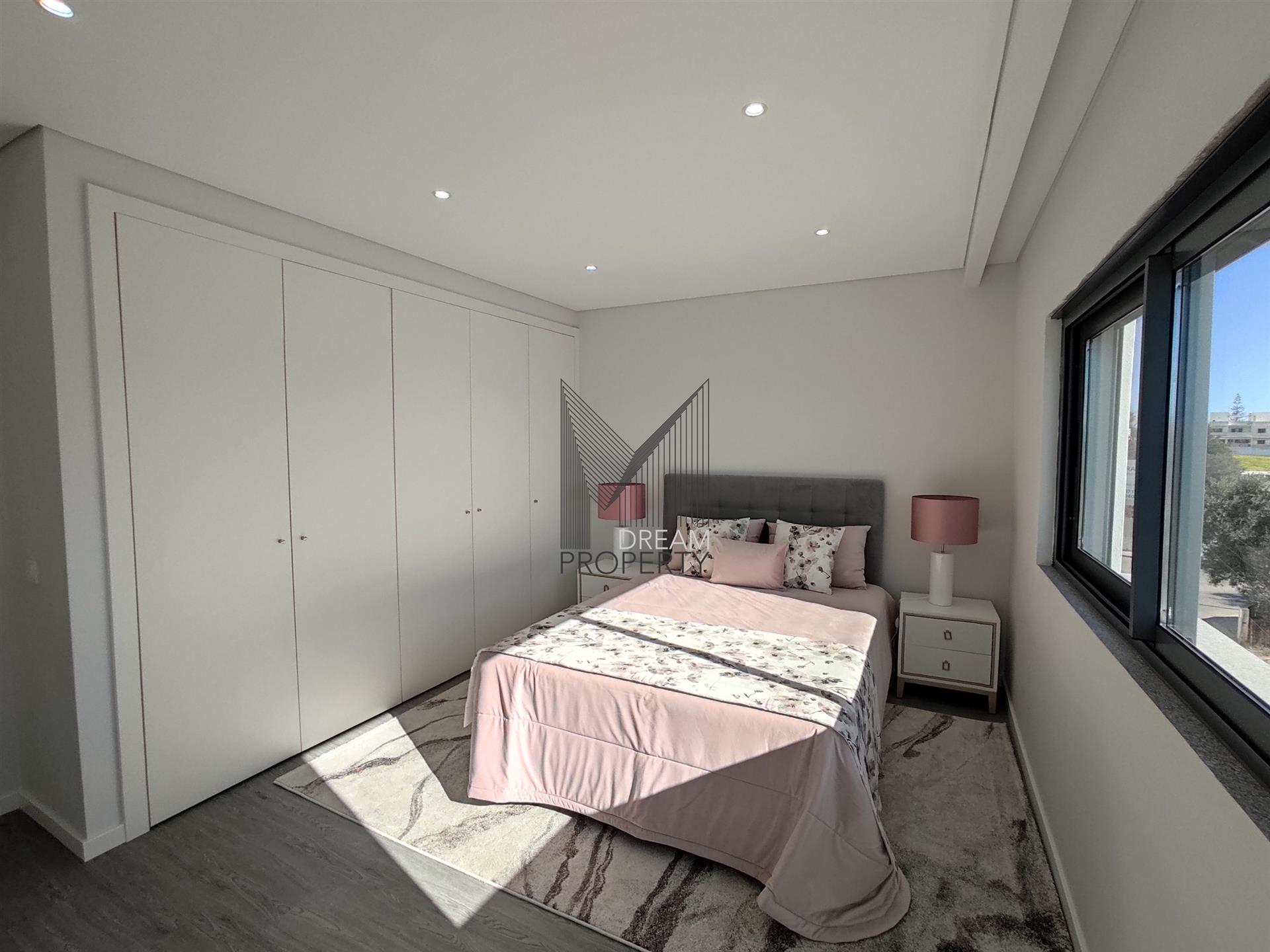 2 bedroom apartment for sale in Quelfes, Olhão