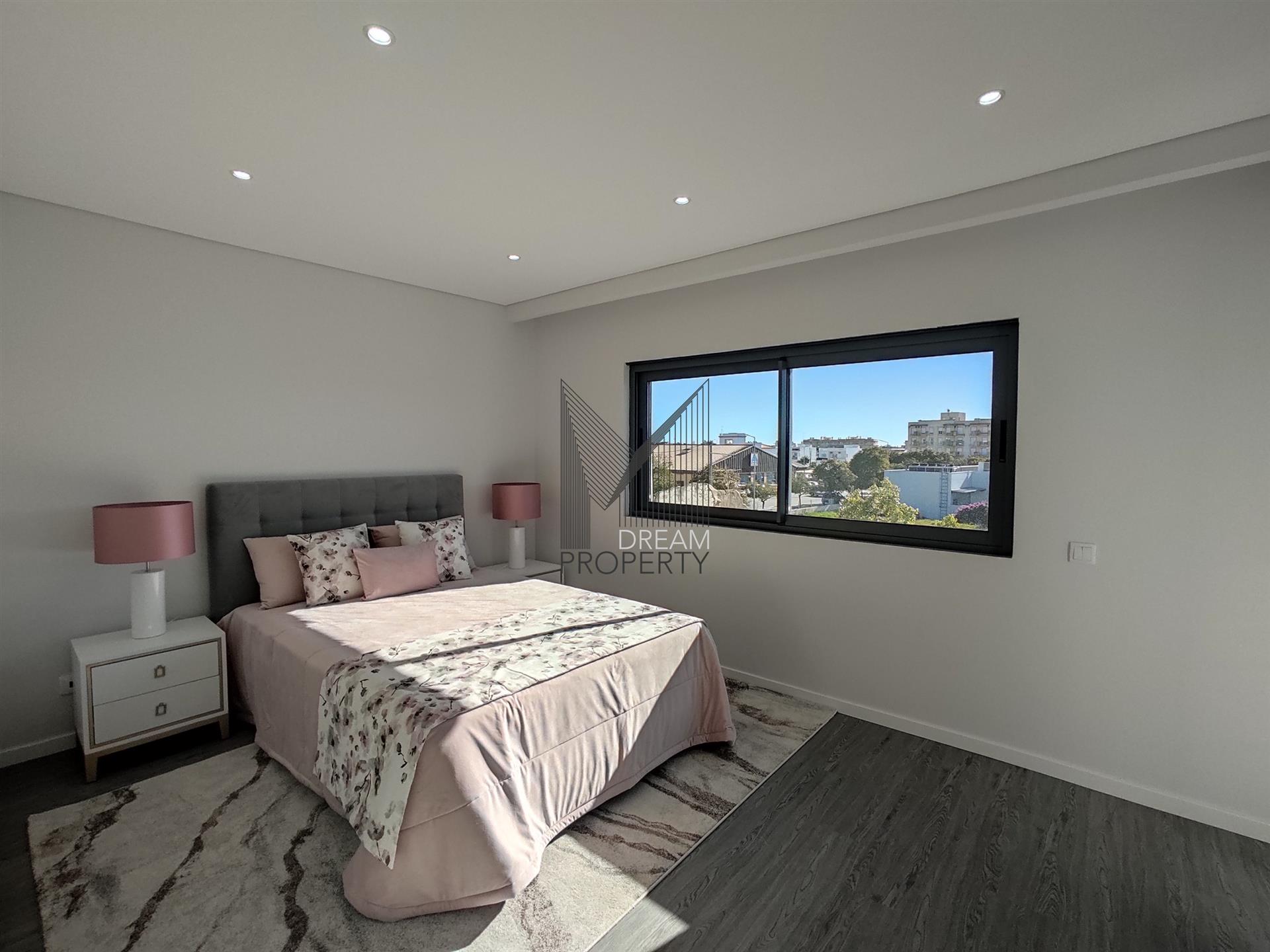 2 bedroom apartment for sale in Quelfes, Olhão