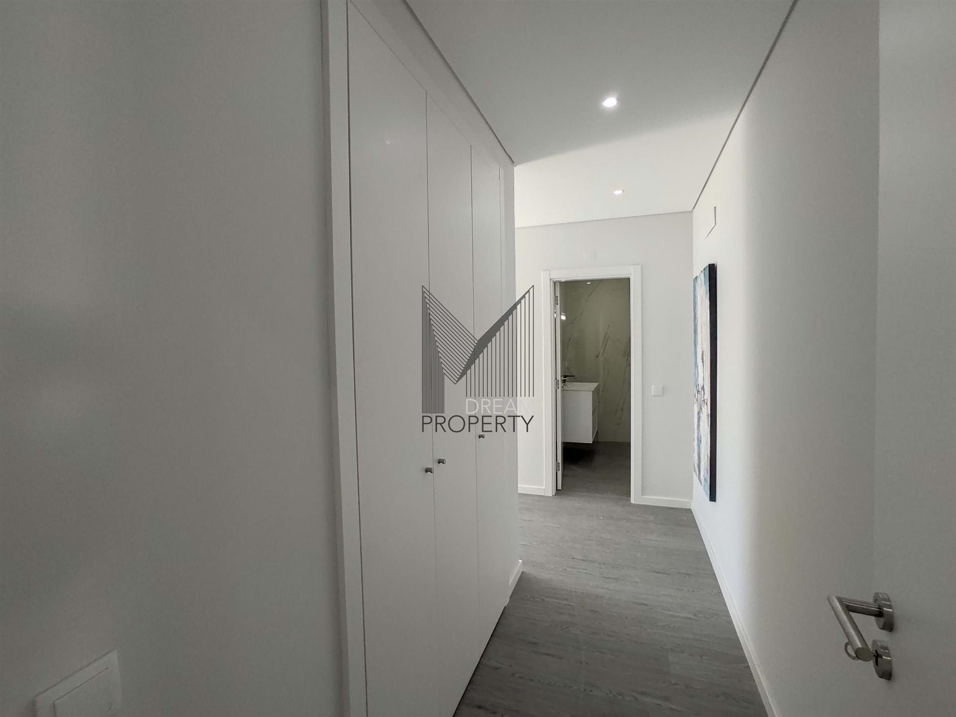 2 bedroom apartment for sale in Quelfes, Olhão