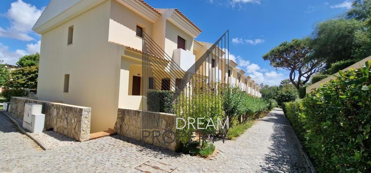 2+1 bedroom villa in private condominium in Vila Sol