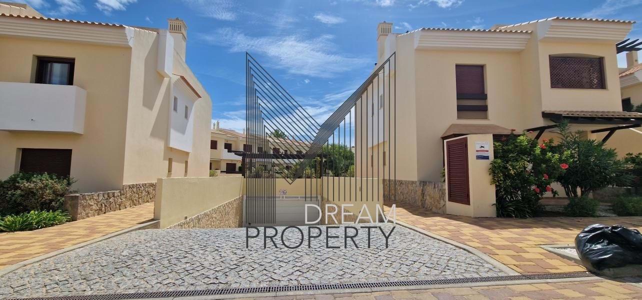 2+1 bedroom villa in private condominium in Vila Sol