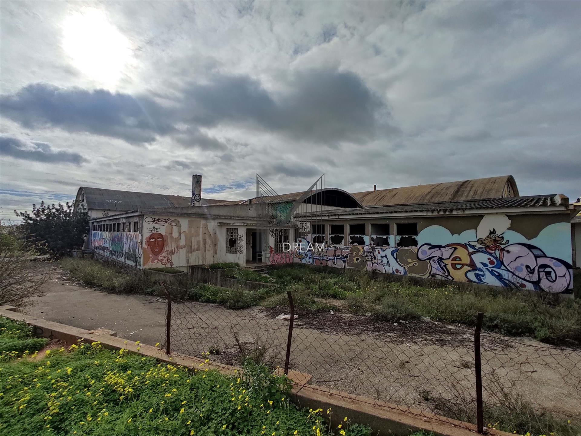 Urban land for sale in Olhão