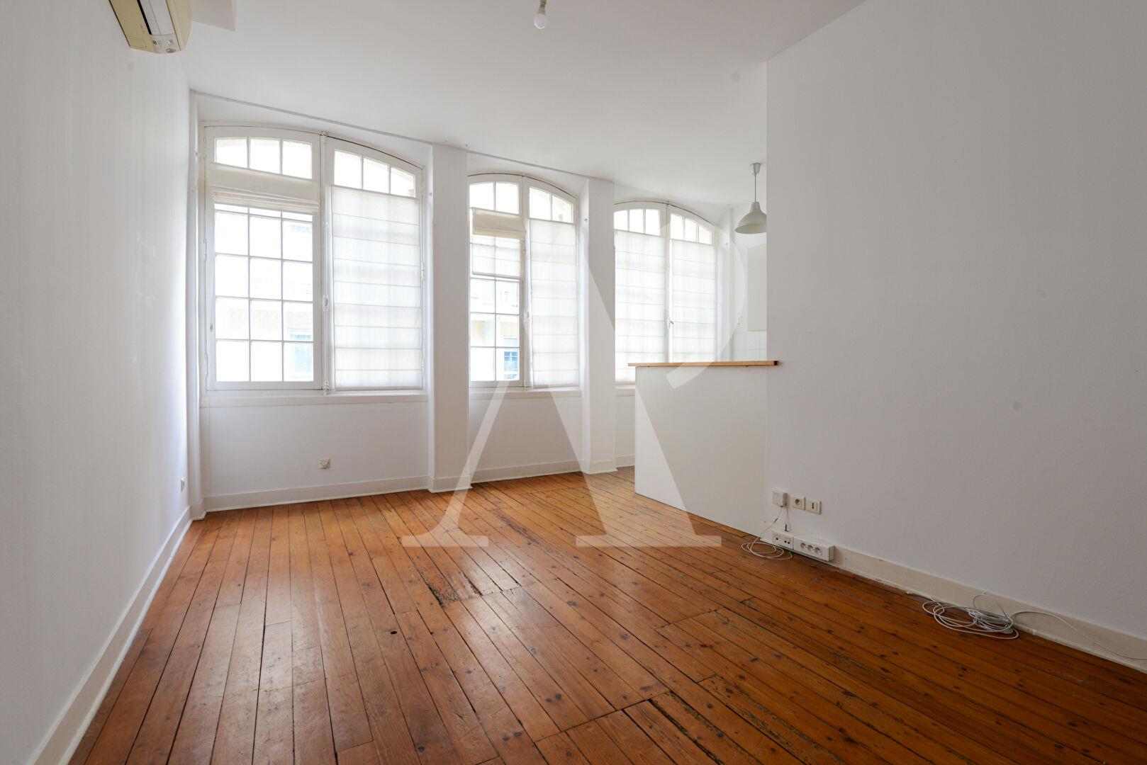 Regionalist Architecture - 1900 - Apartment in Saint-Seurin
