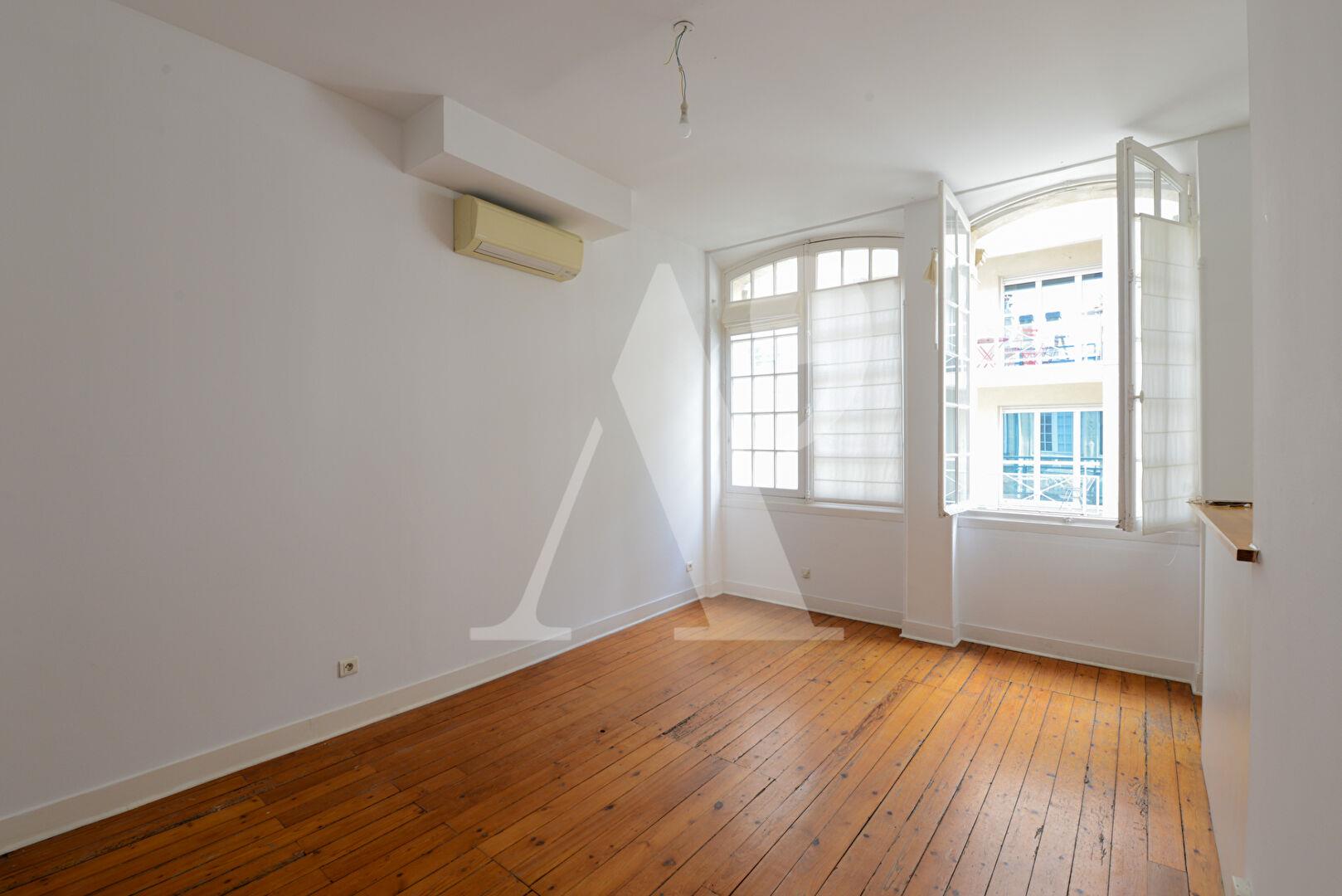 Regionalist Architecture - 1900 - Apartment in Saint-Seurin