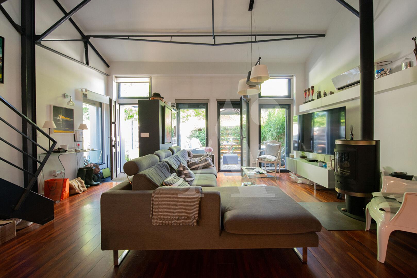 House/Loft With Garden And Parking