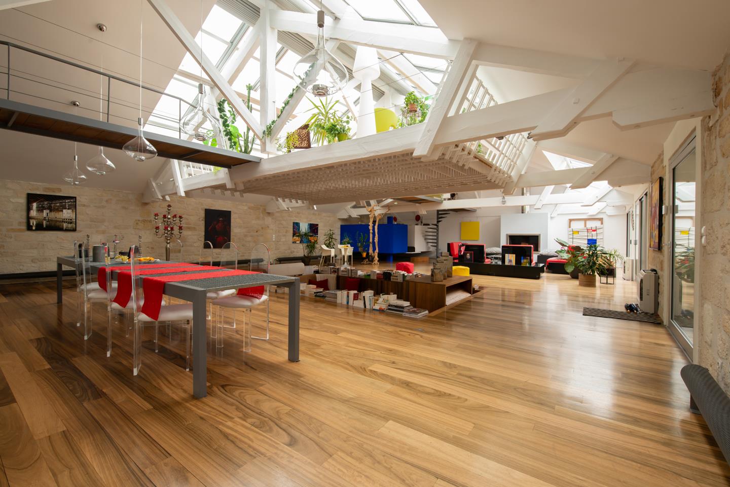 Architecture Hors Normes- 2005- Loft with terrace, elevator and garage
