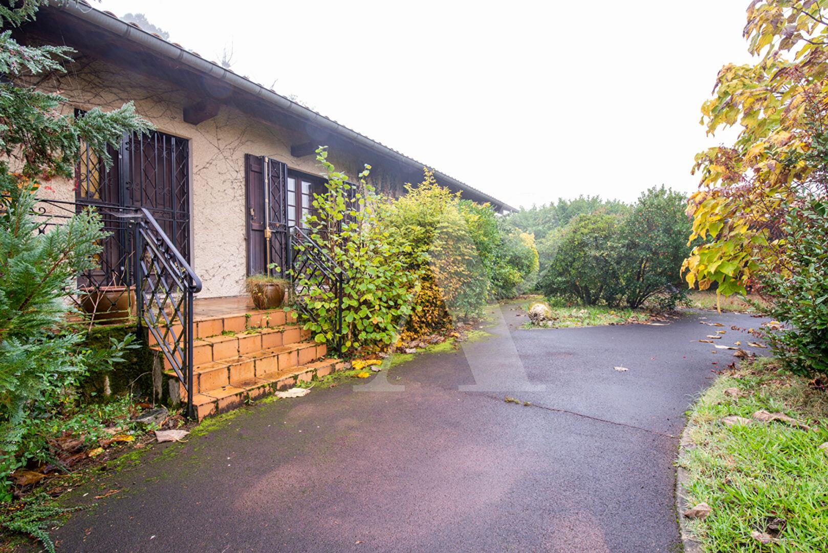 House To Be Completely Renovated With Independent Apartment