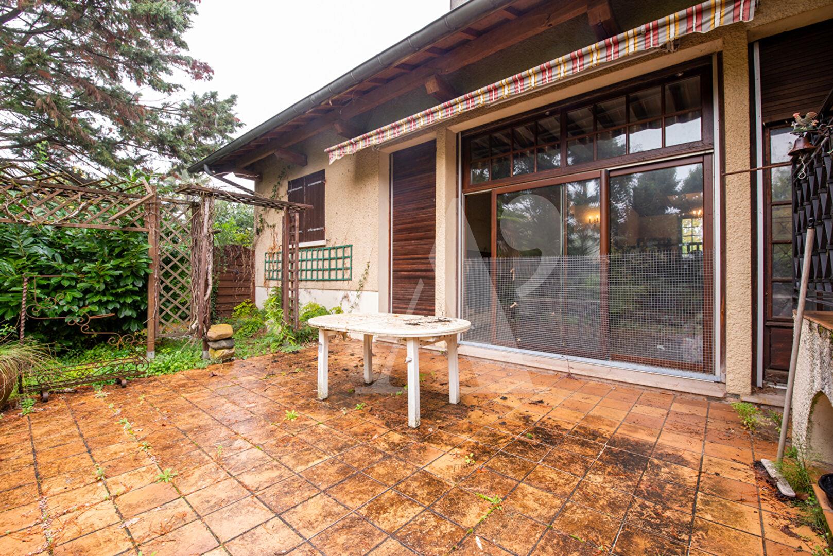 House To Be Completely Renovated With Independent Apartment