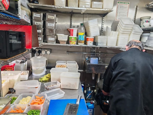 Small restaurant/takeaway business for sale near the university, located in Nw4, 
Premium:&poun