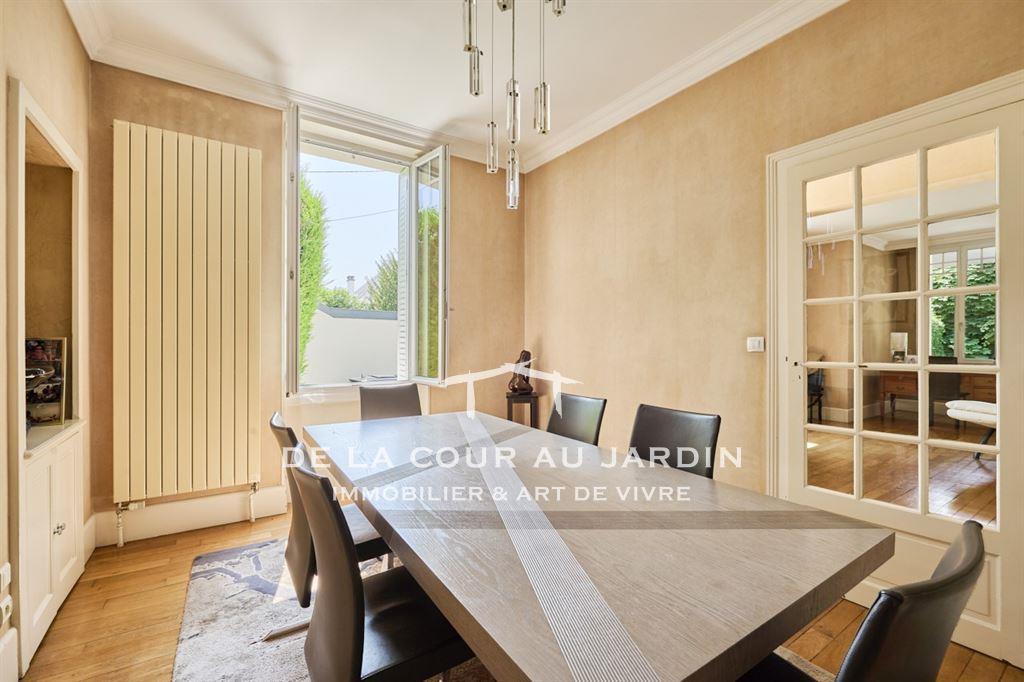Private Collection Exclusive Dijon - Montchapet.